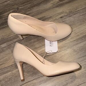 Cream Pointed-Toe Mid Heel Pumps